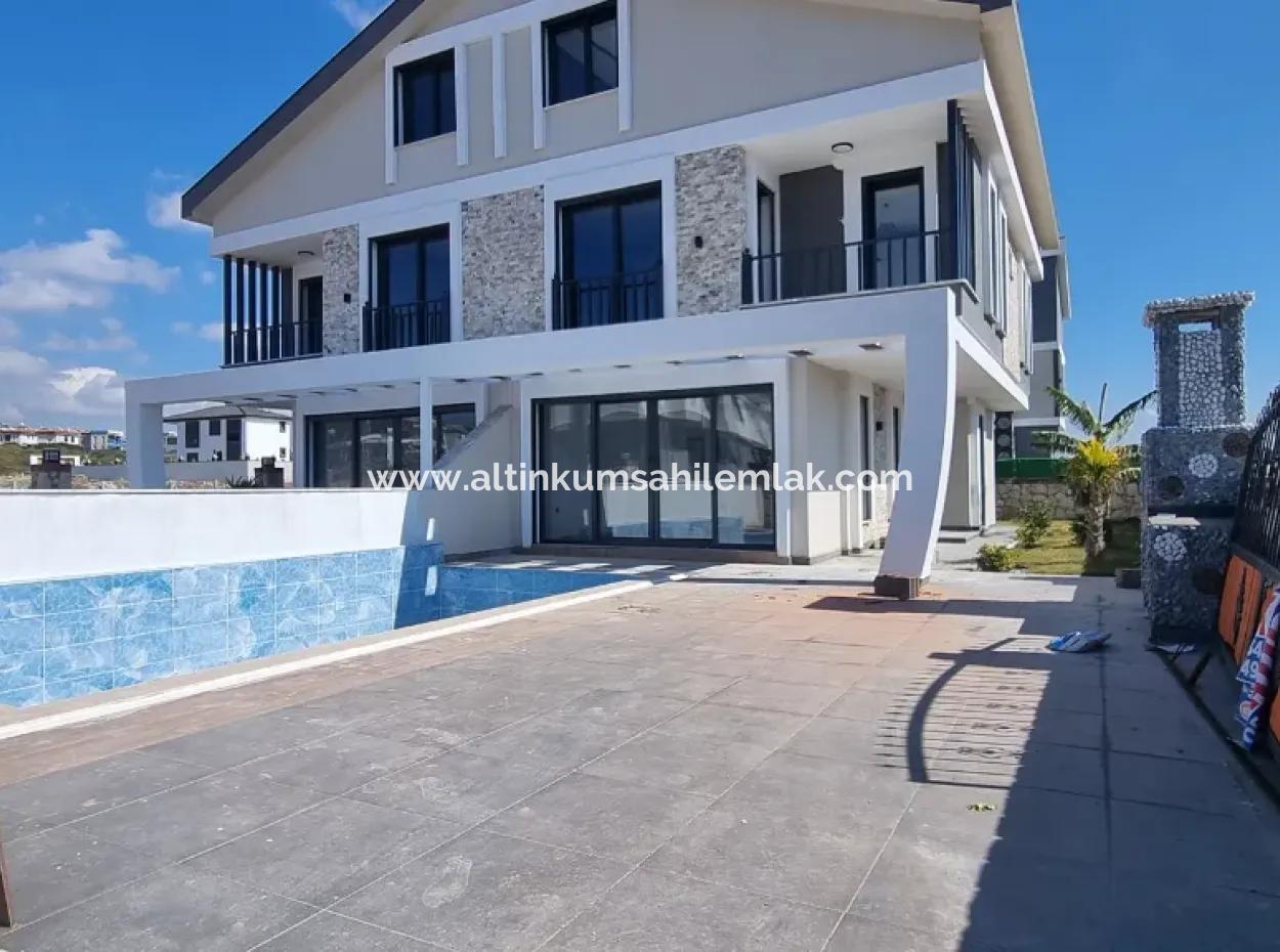 Villa Mit 4 Schlafzimmern Und Privatem Pool Zu Verkaufen In Didim Türkei