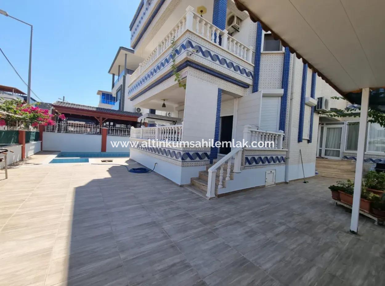 5 1 Freistehende Villa Mit Pool Zum Verkauf In Altinkum Çamlık Nachbarschaft