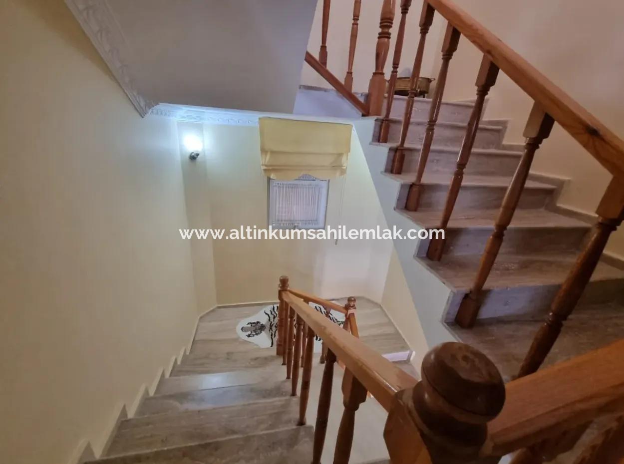 5 1 Freistehende Villa Mit Pool Zum Verkauf In Altinkum Çamlık Nachbarschaft