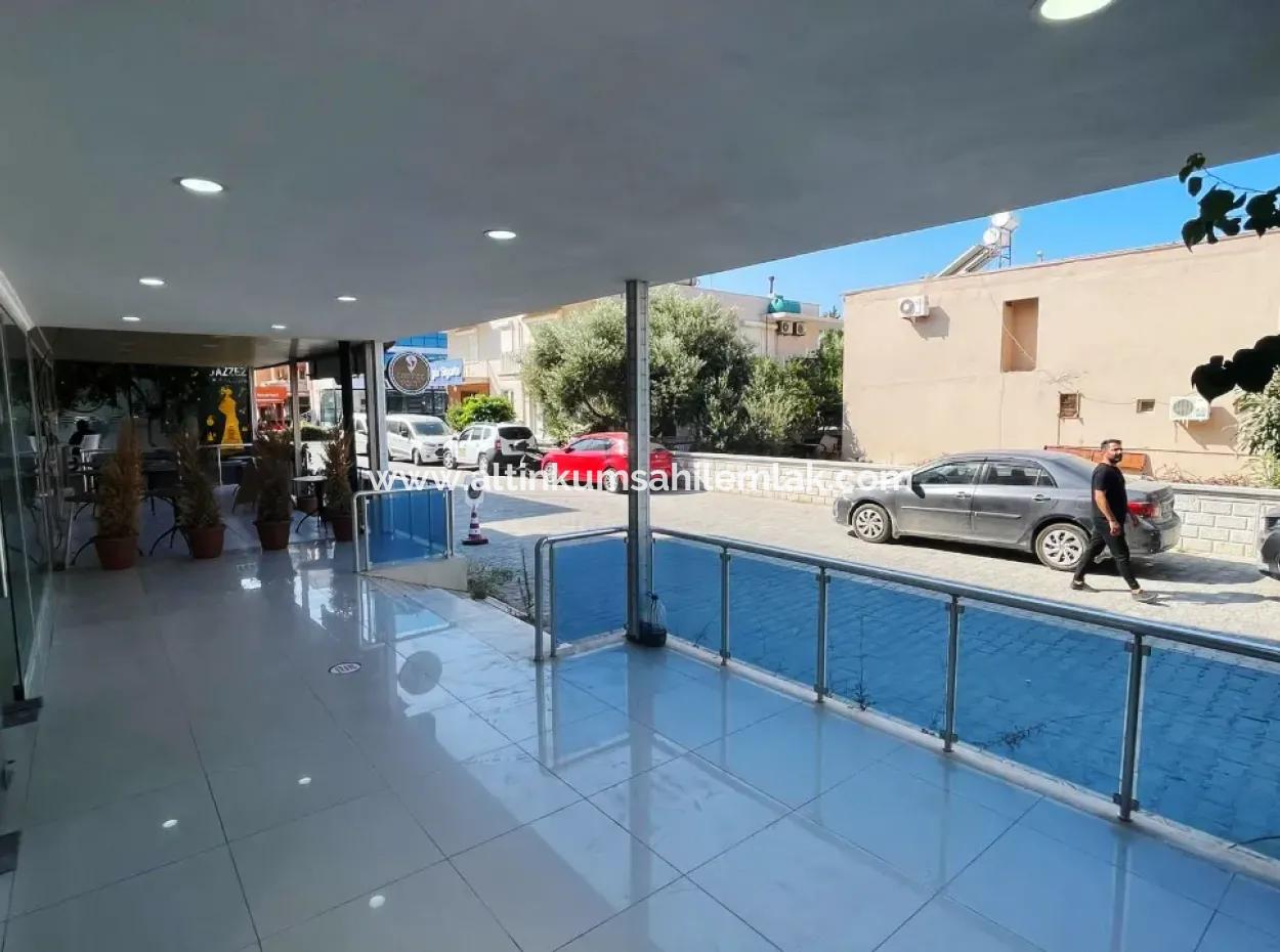 Renoviertes Geschäft Zum Verkauf Neben Dem Stadtplatz Von Didim