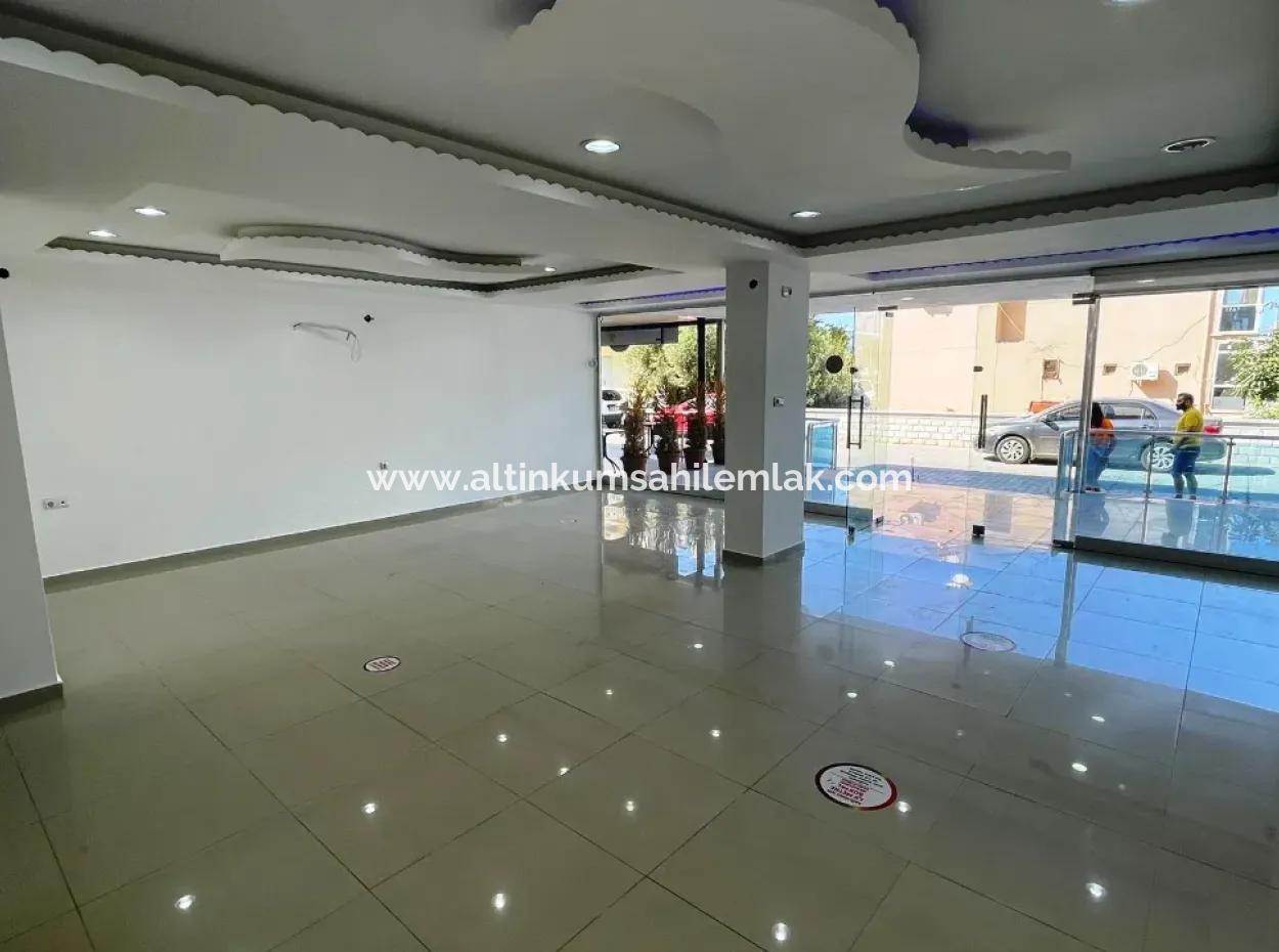 Renoviertes Geschäft Zum Verkauf Neben Dem Stadtplatz Von Didim
