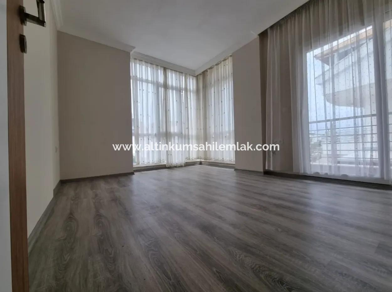 3 Zimmer Villa Zu Verkaufen  Mit Garten Zum Günstigen Preis In Didim Altinkum