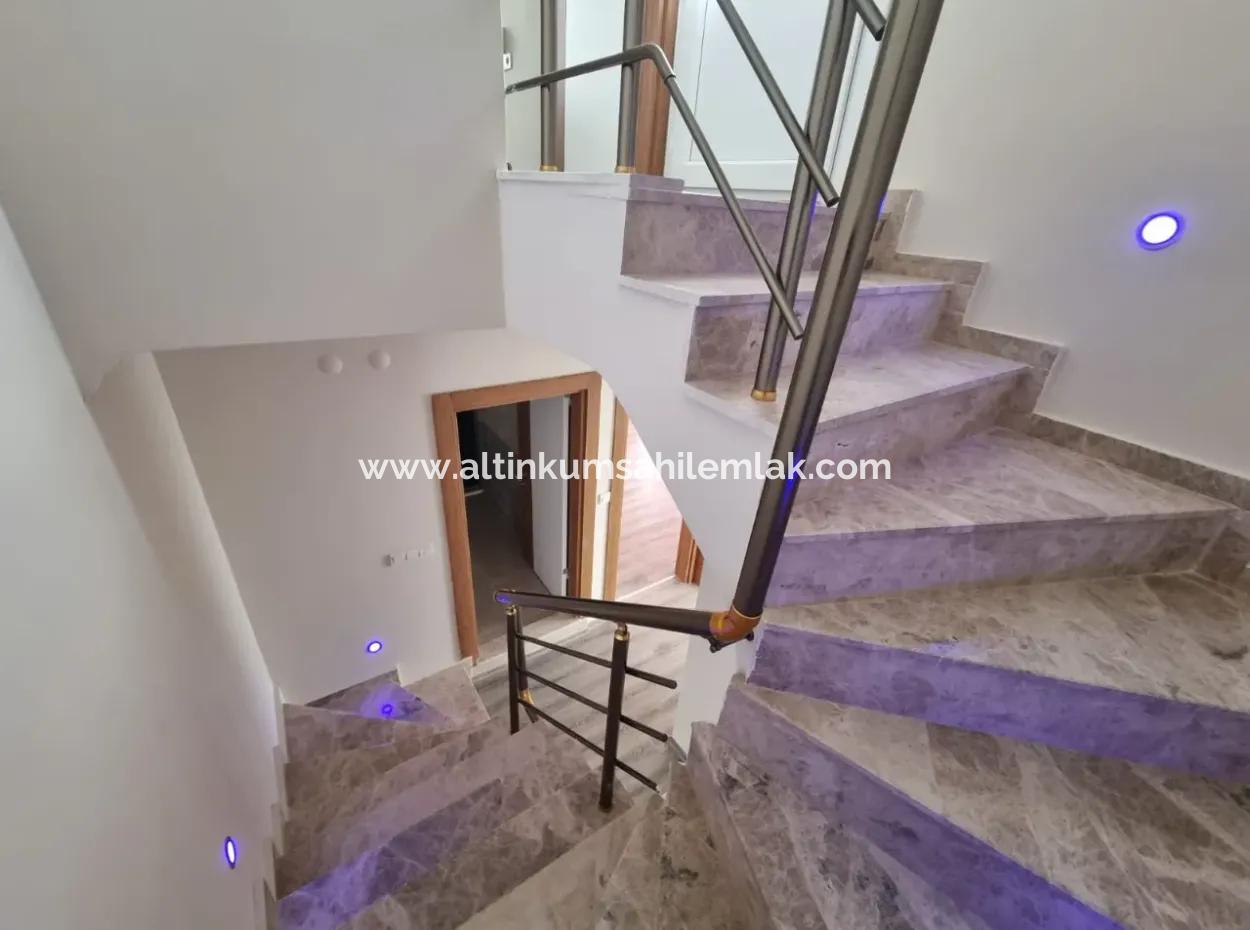 3 Zimmer Villa Zu Verkaufen  Mit Garten Zum Günstigen Preis In Didim Altinkum