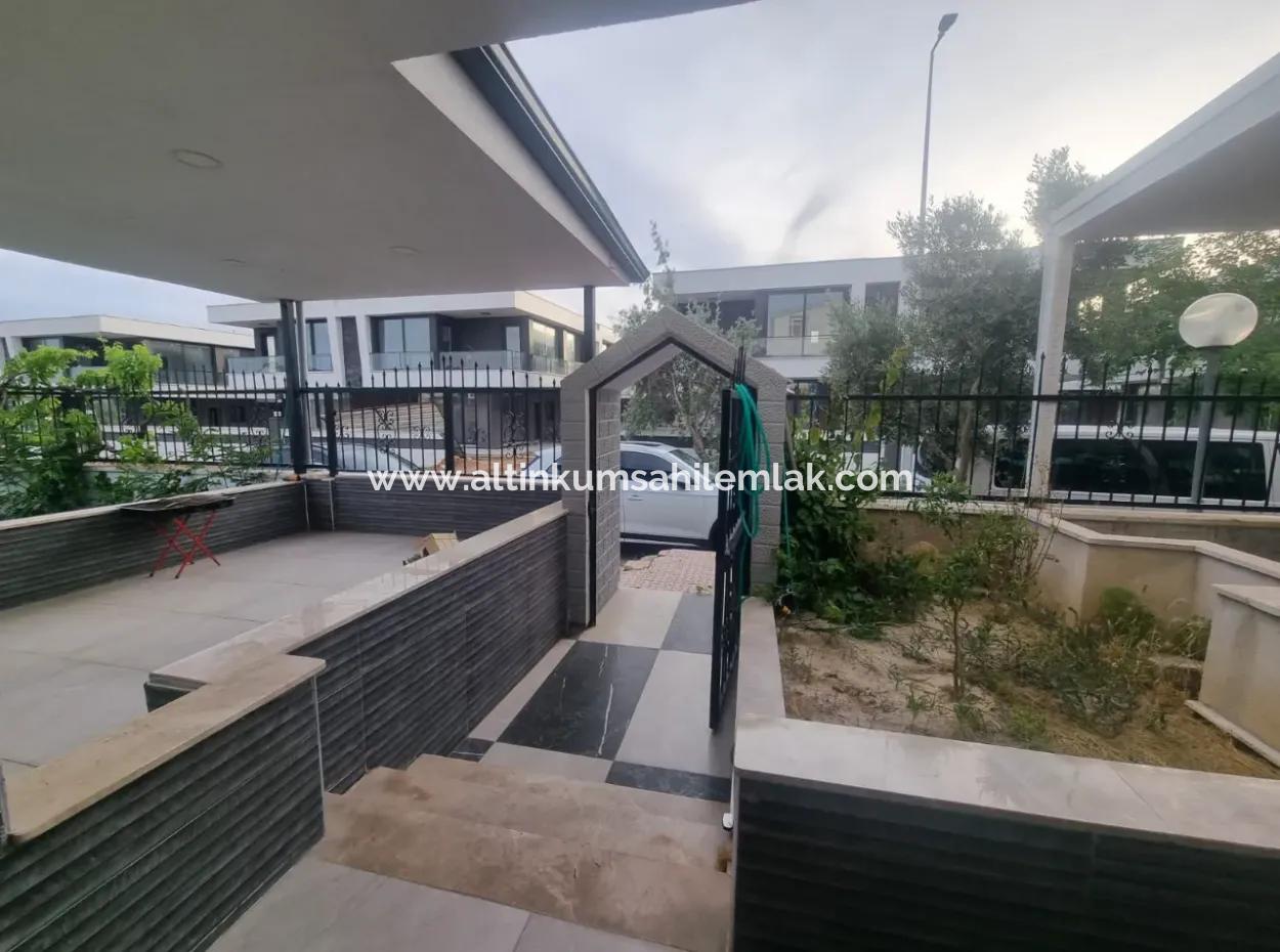 5 Zimmer Villen Zum Verkauft In Einem Komplex Mit Pool In Der Didim