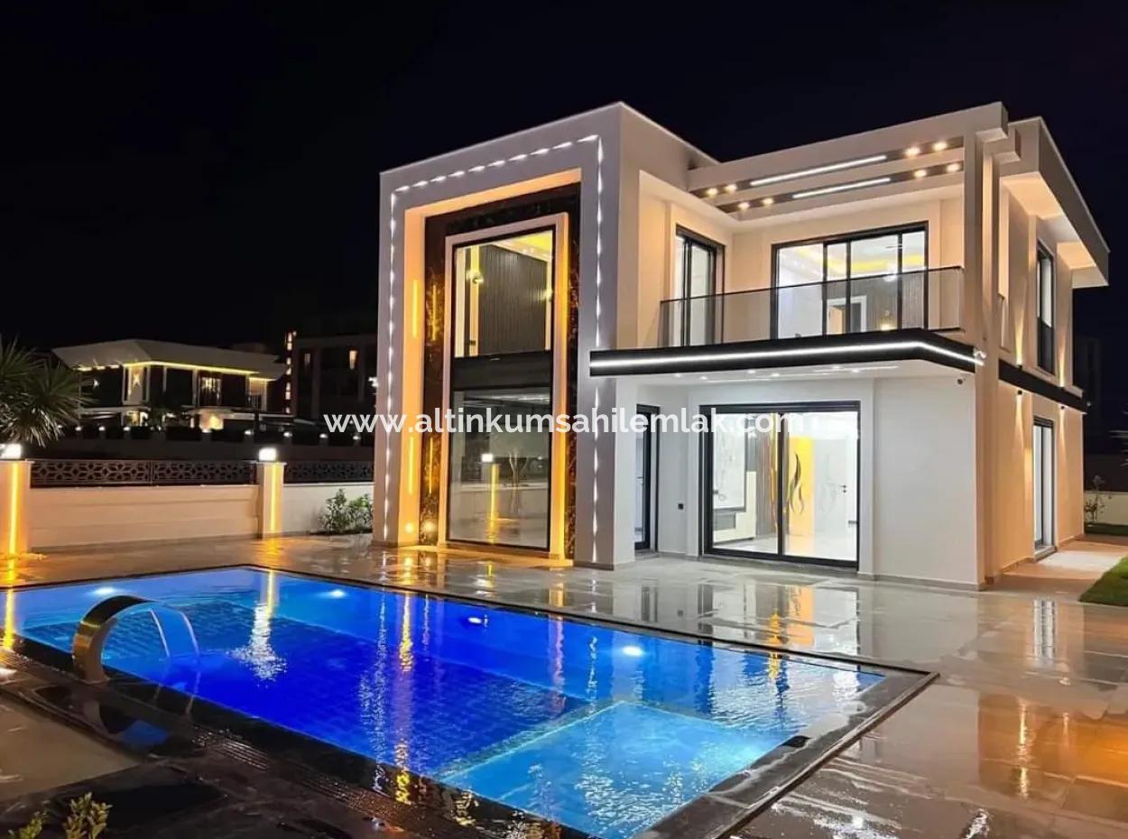 4+1 Vollständig Freistehende Villa Mit  Zum Verkauf In Didim Efeler