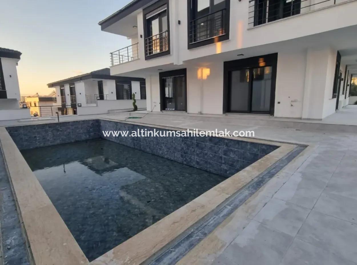 Luxuriöse 3 In 1 Pool Villa In Einem Komplex Zum Verkauf In Didim Hisar