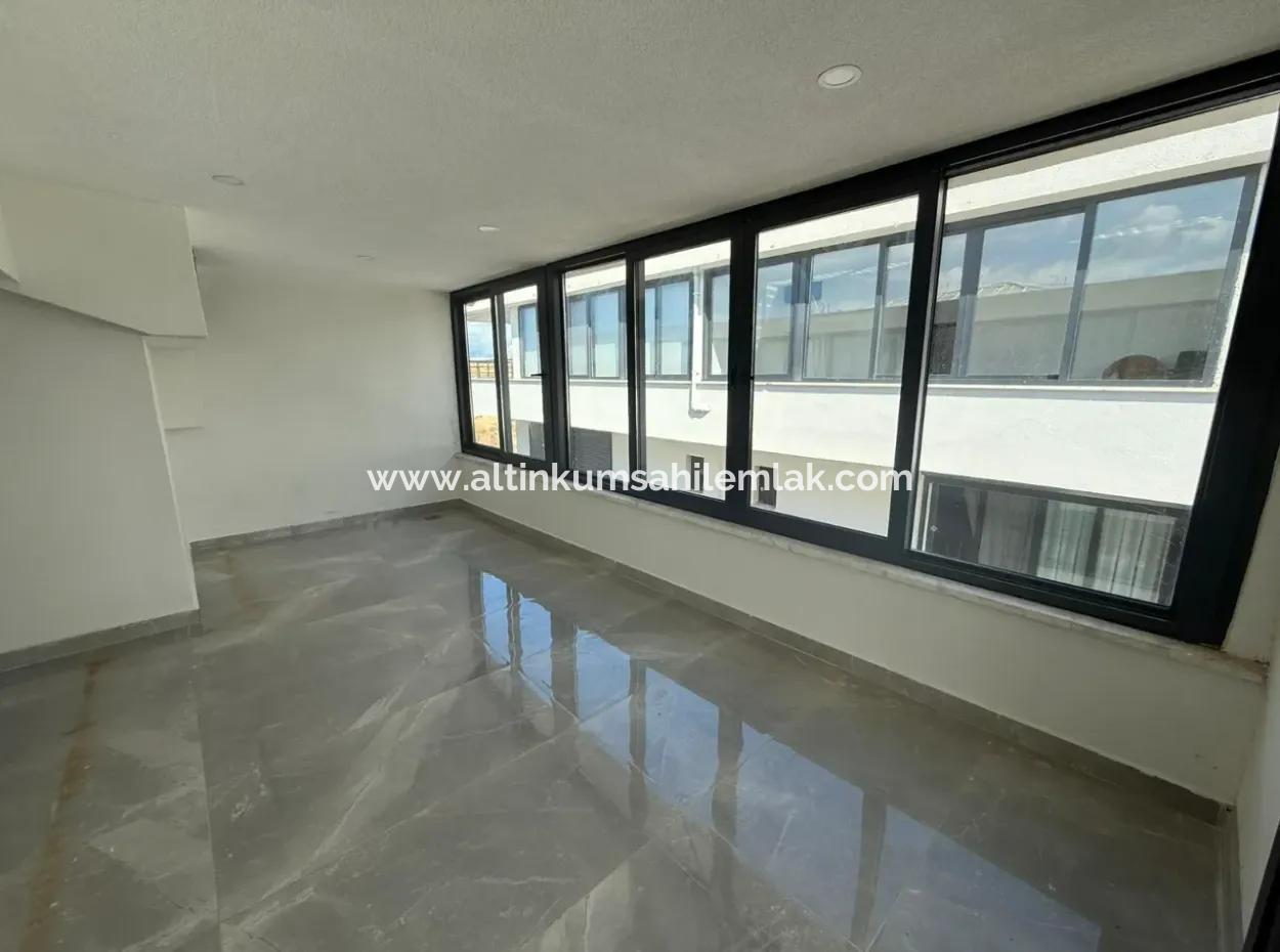 3-Zimmer-Villa Zum Verkauf In Einem Komplex Mit Pool In Mavişehir