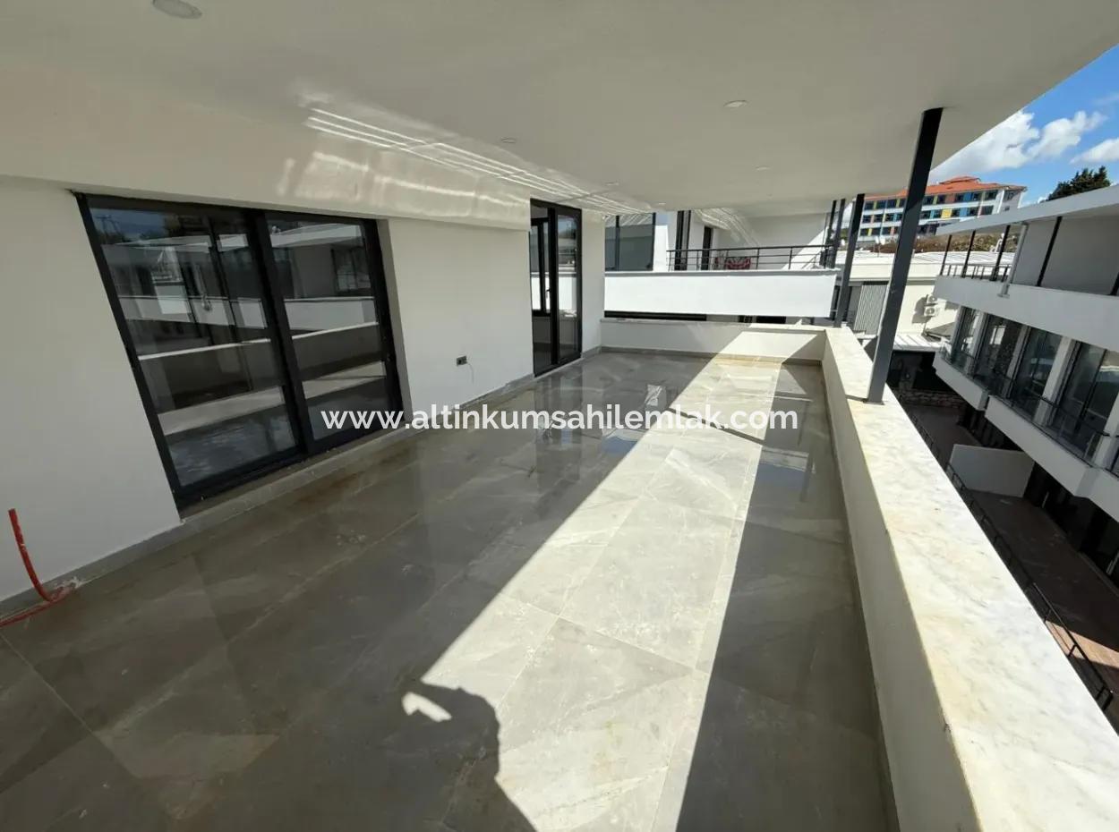 3-Zimmer-Villa Zum Verkauf In Einem Komplex Mit Pool In Mavişehir