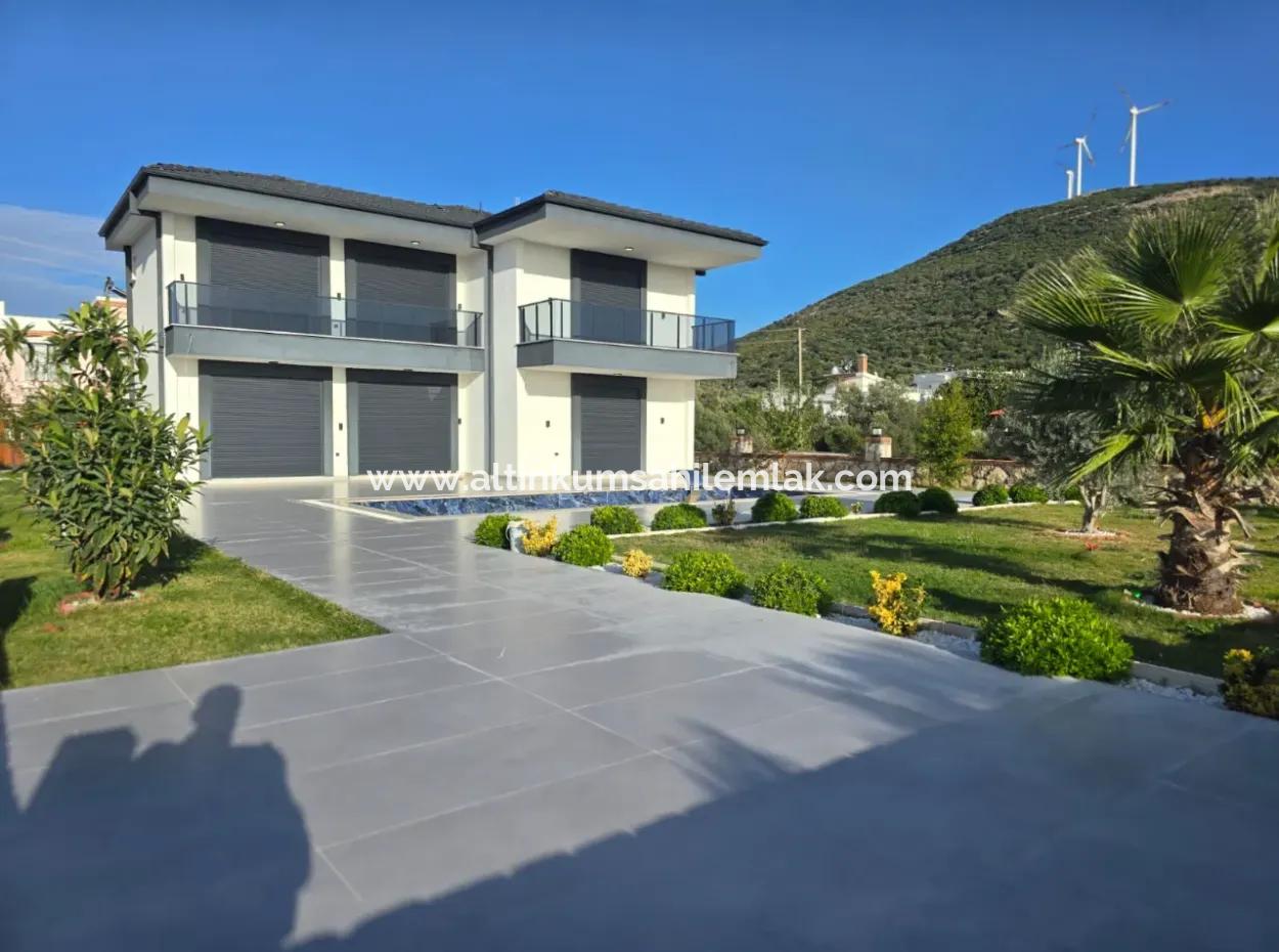 Freistehendes Haus Mit 4 Zimmern, Separater Küche Und Pool Zu Verkaufen