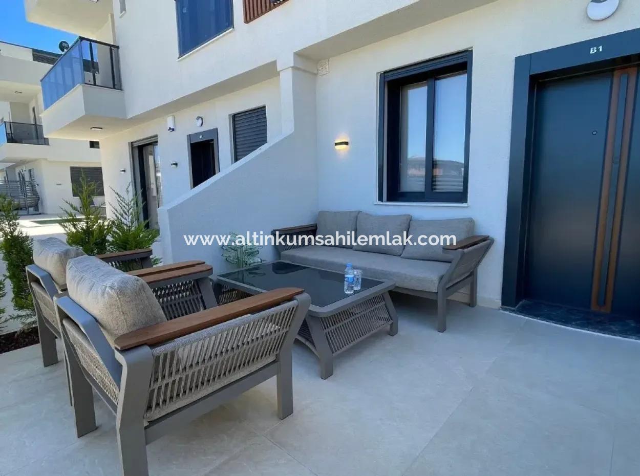Voll Möblierte 3+1 Triplex-Villa Mit Smart-Home-System In Einer Wohnanlage Mit Pool In Didim Efeler