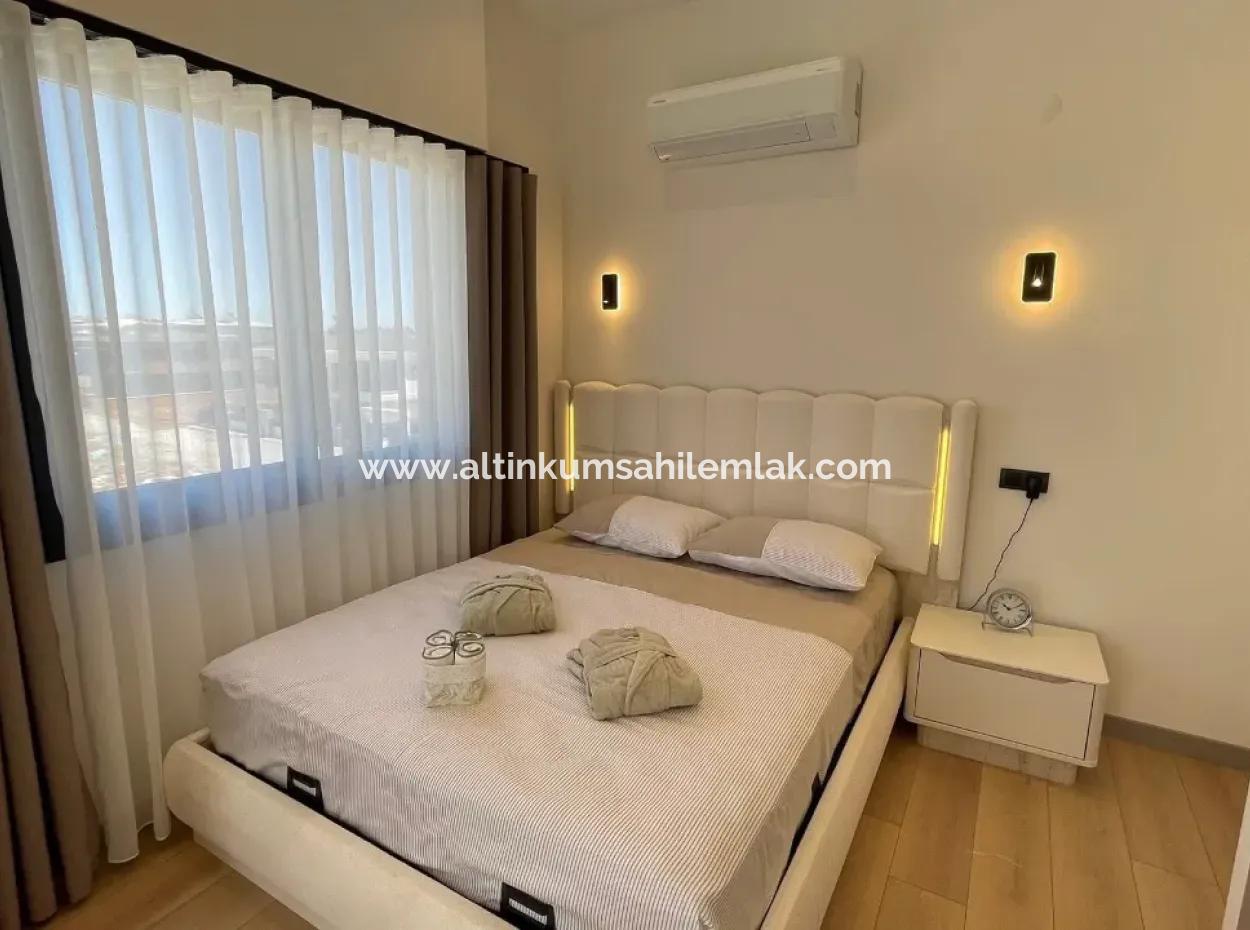 Voll Möblierte 3+1 Triplex-Villa Mit Smart-Home-System In Einer Wohnanlage Mit Pool In Didim Efeler