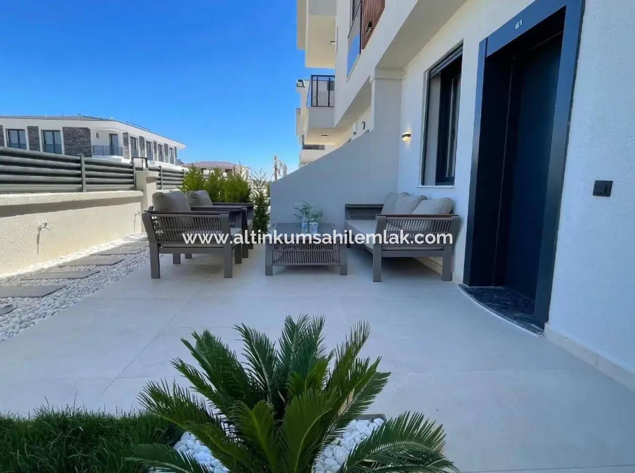 Voll Möblierte 3+1 Triplex-Villa Mit Smart-Home-System In Einer Wohnanlage Mit Pool In Didim Efeler