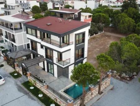 Zu Verkaufen In Didim Efeler 4 1 Villa Mit Separatem Küchenpool