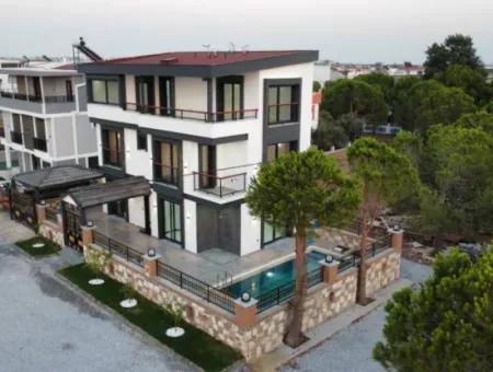 Zu Verkaufen In Didim Efeler 4 1 Villa Mit Separatem Küchenpool