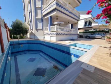 5 1 Freistehende Villa Mit Pool Zum Verkauf In Altinkum Çamlık Nachbarschaft