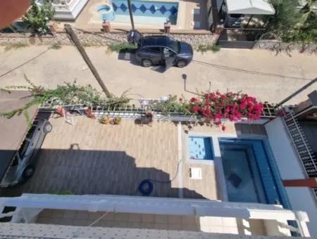 5 1 Freistehende Villa Mit Pool Zum Verkauf In Altinkum Çamlık Nachbarschaft