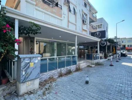 Renoviertes Geschäft Zum Verkauf Neben Dem Stadtplatz Von Didim