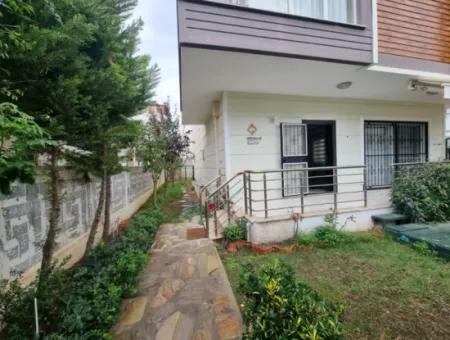 3 Zimmer Villa Zu Verkaufen  Mit Garten Zum Günstigen Preis In Didim Altinkum