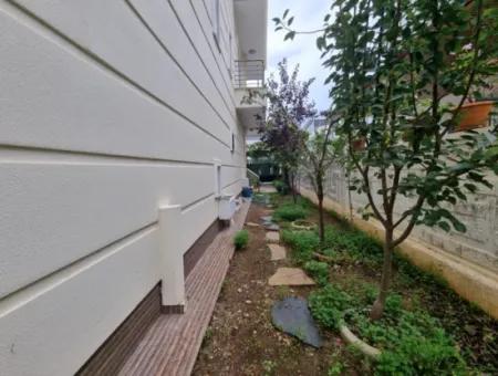 3 Zimmer Villa Zu Verkaufen  Mit Garten Zum Günstigen Preis In Didim Altinkum