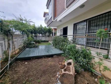 3 Zimmer Villa Zu Verkaufen  Mit Garten Zum Günstigen Preis In Didim Altinkum