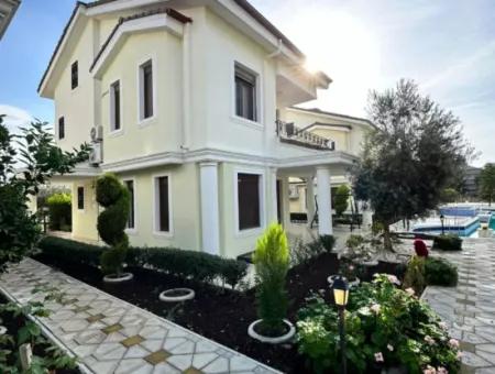 Einfamilienhaus Zu Verkaufen In Altinkum, Didim, 6 Zimmer Villa