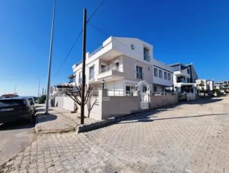 3 Zimmer Villa Mit Meerblick Zum Verkauf In Der Nachbarschaft Von Didim Efeler