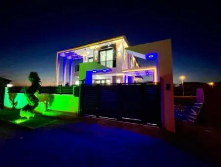 Ultra-Luxus-Villa Mit 3-In-1-Pool Zum Verkauf In Didim Efelar