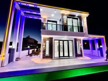 Ultra-Luxus-Villa Mit 3-In-1-Pool Zum Verkauf In Didim Efelar