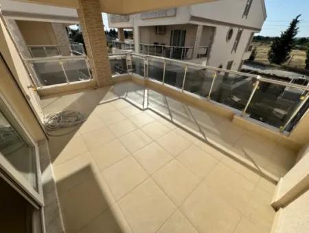 5 1 Voll Möblierte Luxusvilla In Einem Komplex Mit Pool In Yesilkent – Dauerhafte Vermietung! •