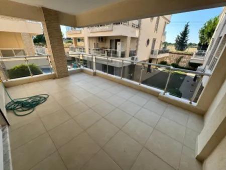 5 1 Voll Möblierte Luxusvilla In Einem Komplex Mit Pool In Yesilkent – Dauerhafte Vermietung! •
