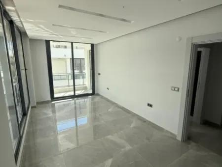 3-Zimmer-Villa Zum Verkauf In Einem Komplex Mit Pool In Mavişehir