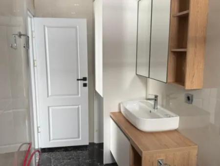 3-Zimmer-Villa Zum Verkauf In Einem Komplex Mit Pool In Mavişehir