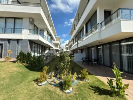 3-Zimmer-Villa Zum Verkauf In Einem Komplex Mit Pool In Mavişehir