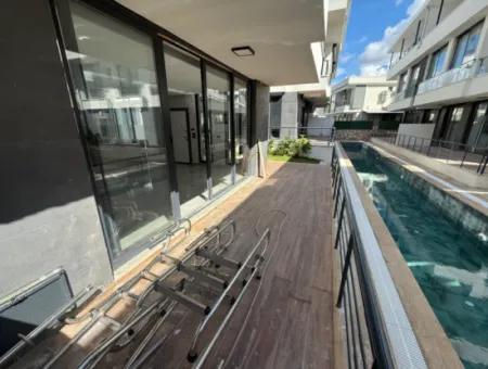 3-Zimmer-Villa Zum Verkauf In Einem Komplex Mit Pool In Mavişehir