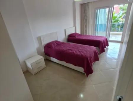 2 1 Maisonette-Wohnung Zum Verkauf In Einem Komplex Mit Pool In Didim Akbük