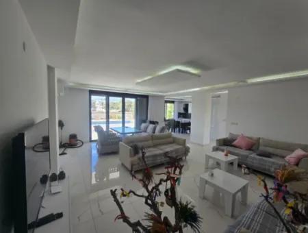 Zum Verkauf Steht Eine Freistehende Villa Mit 4 Schlafzimmern In Greenhill Didim.