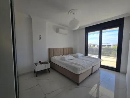 Zum Verkauf Steht Eine Freistehende Villa Mit 4 Schlafzimmern In Greenhill Didim.