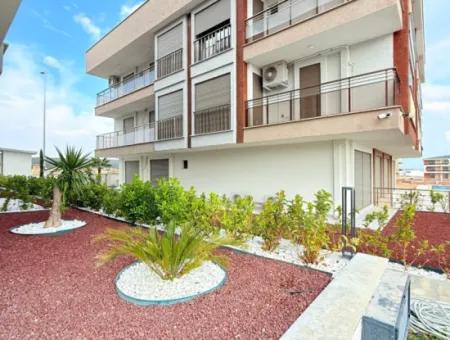 2 1 Brandneue, Geräumige Wohnung Auf Einem Poolgelände Zum Verkauf Im Didim Cumhuriyet-Viertel