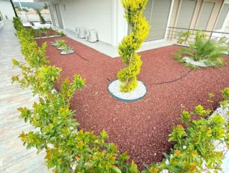 2 1 Brandneue, Geräumige Wohnung Auf Einem Poolgelände Zum Verkauf Im Didim Cumhuriyet-Viertel