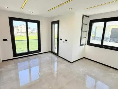 3 Zimmer Wohnung Villa Mit Schwimmbad Zum Verkauf In Didim Efeler