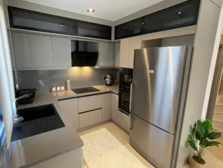 Voll Möblierte 3+1 Triplex-Villa Mit Smart-Home-System In Einer Wohnanlage Mit Pool In Didim Efeler