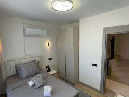 Voll Möblierte 3+1 Triplex-Villa Mit Smart-Home-System In Einer Wohnanlage Mit Pool In Didim Efeler