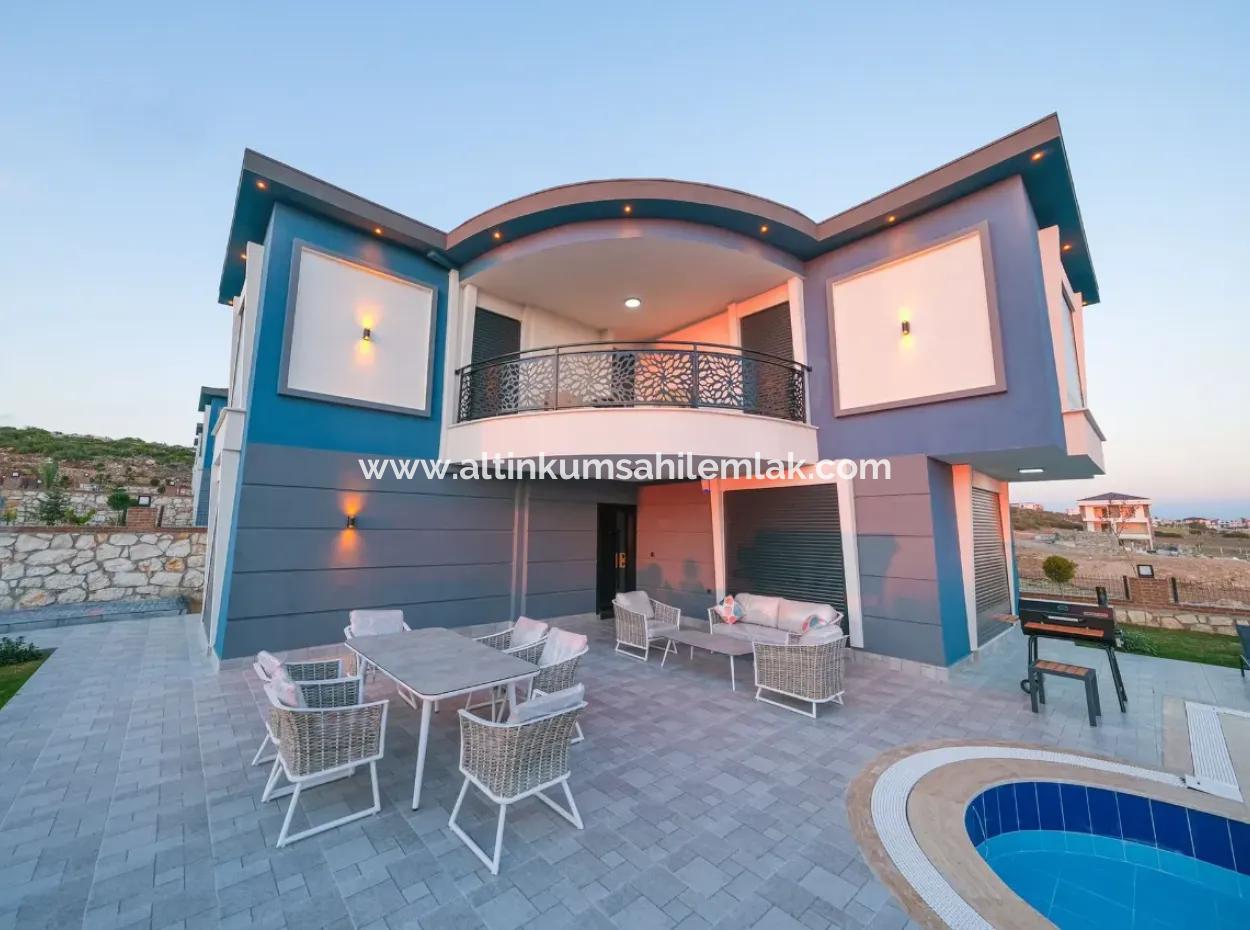 Detached Villa With  Pool For Sale In Didim Efeler Neighborhood