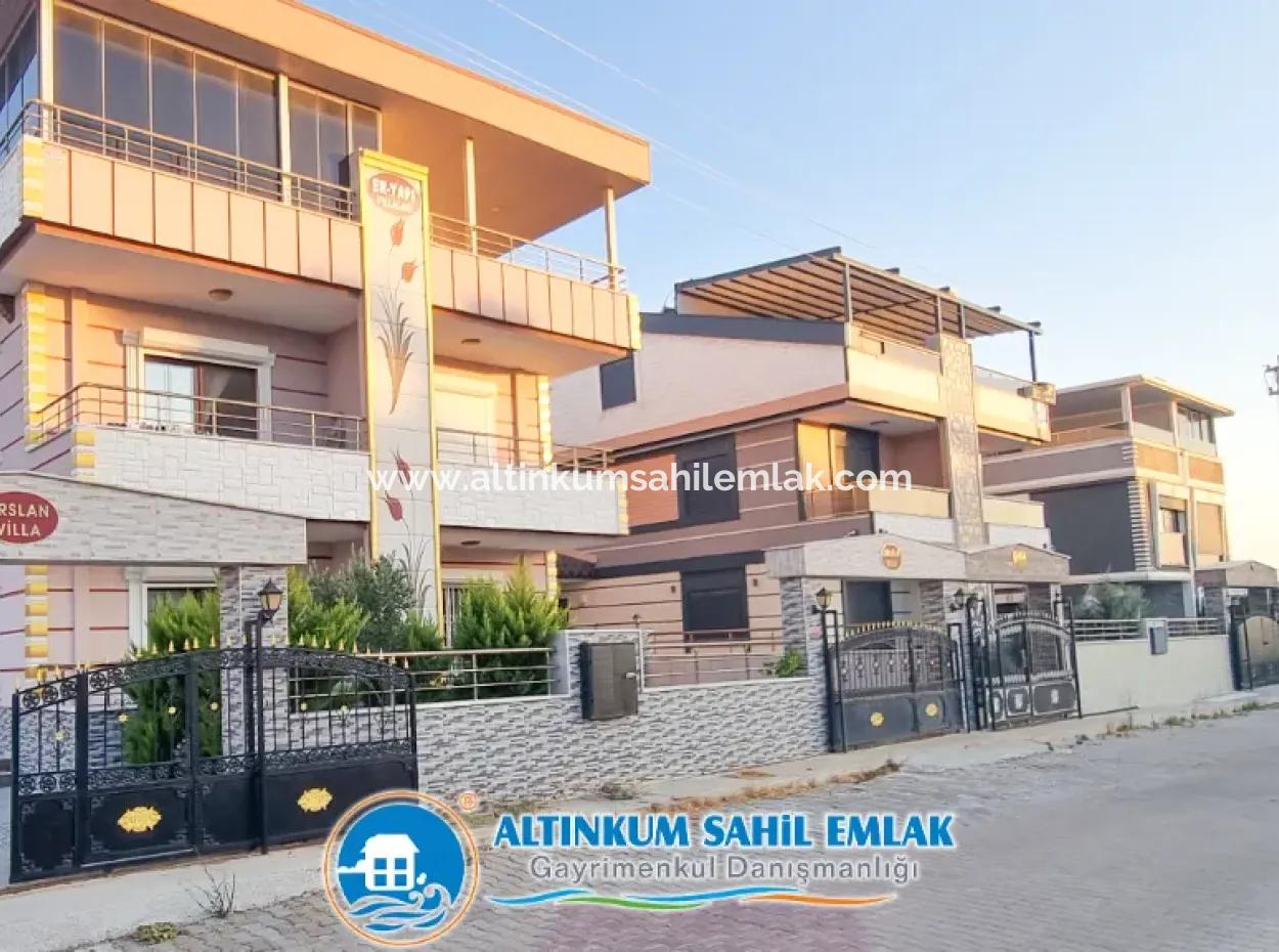 4 1 Separate Kitchen Pool Villa For Sale In Didim Efeler Neighborhood