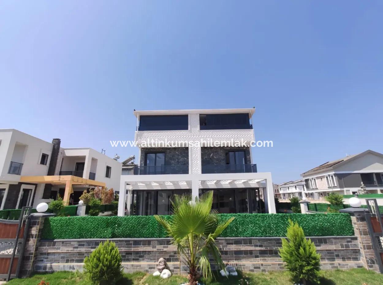 Modern Luxury  4 Bedroom Villa For Sale In Didim Efeler Neighborhood