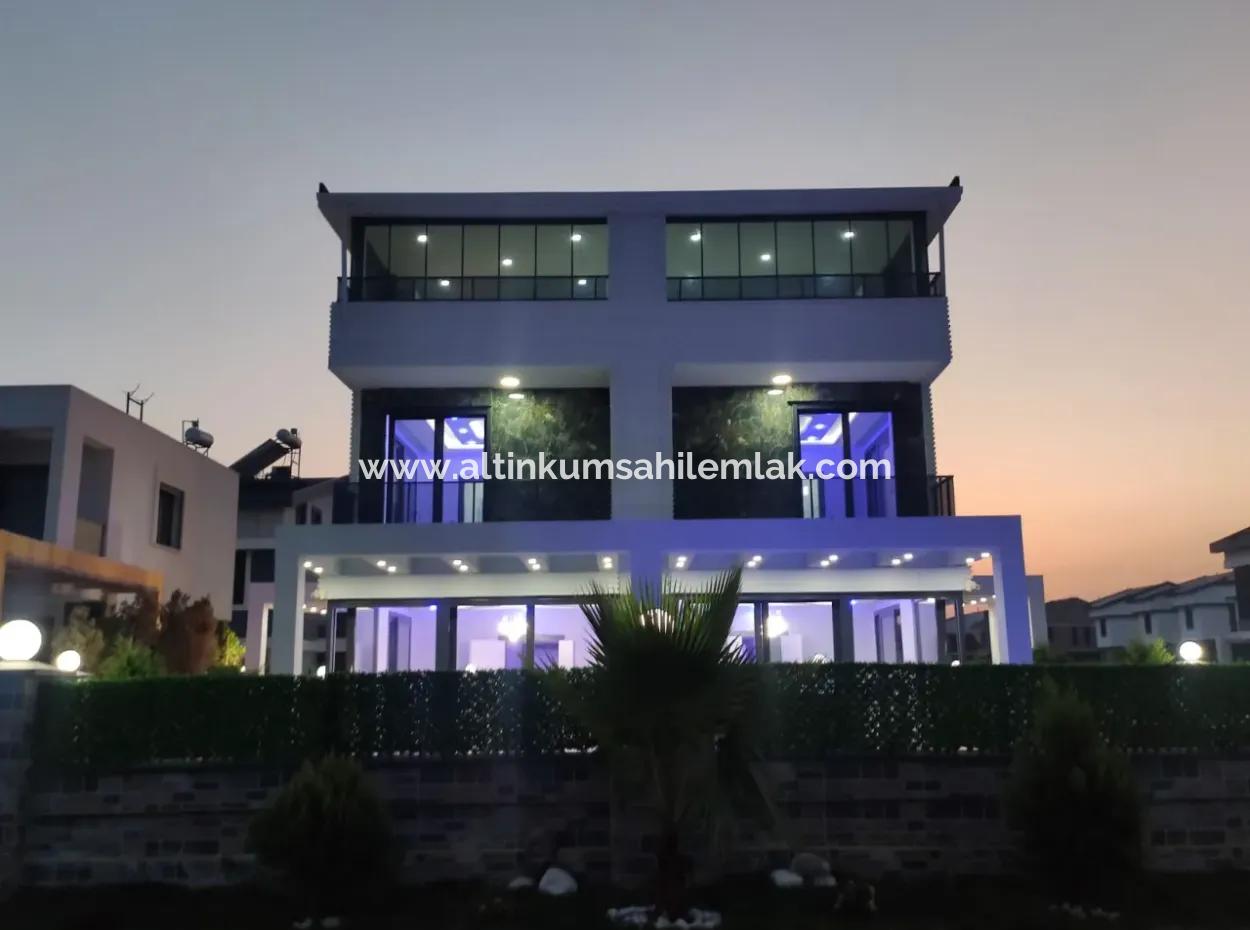 Modern Luxury  4 Bedroom Villa For Sale In Didim Efeler Neighborhood