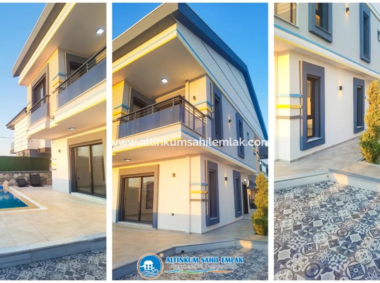 5 Bedroom Luxury Villa For Sale  In Didim, Altinkum