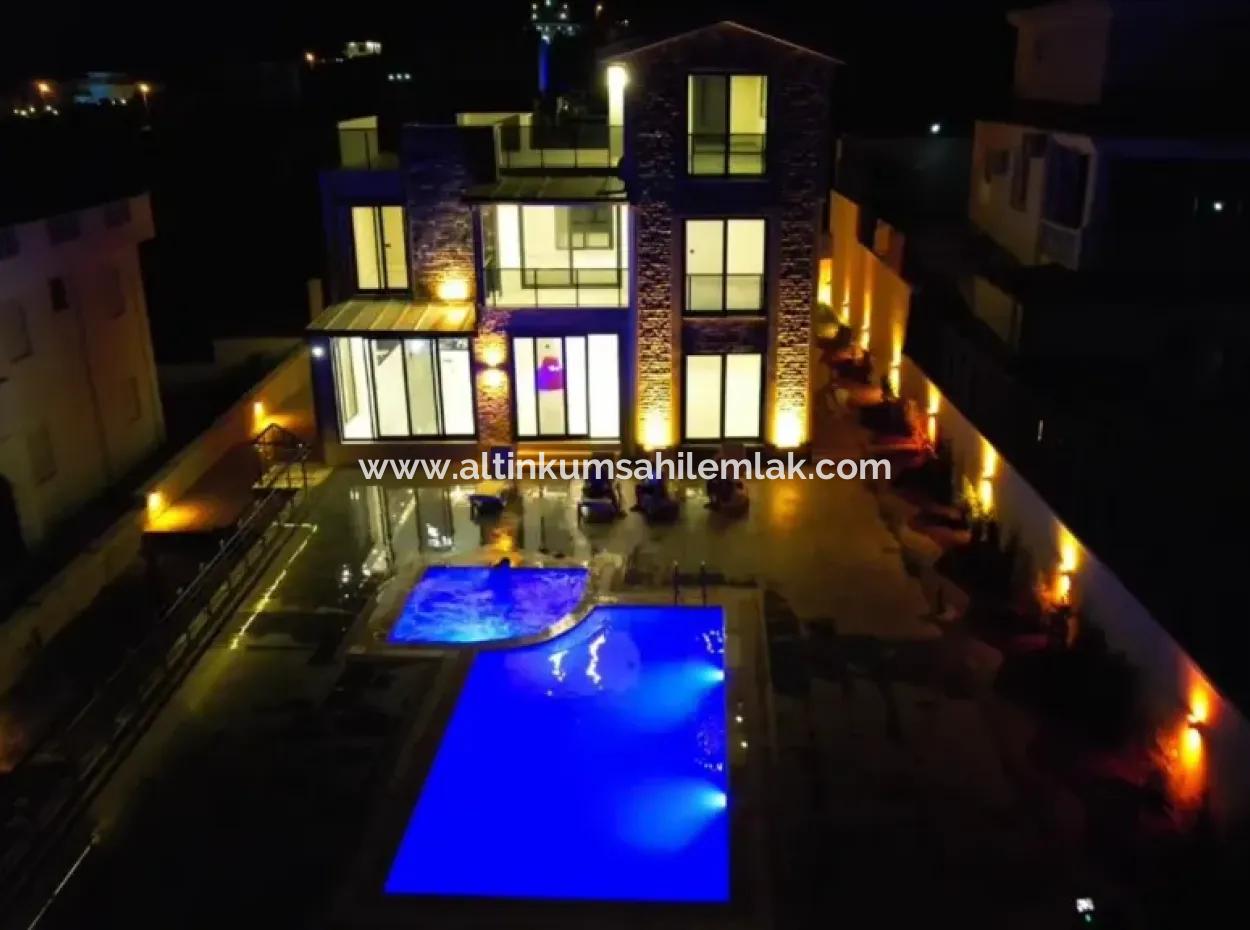 4 Bedroom Luxury Villa With Pool  For Sale In Didim Yeşiltepe