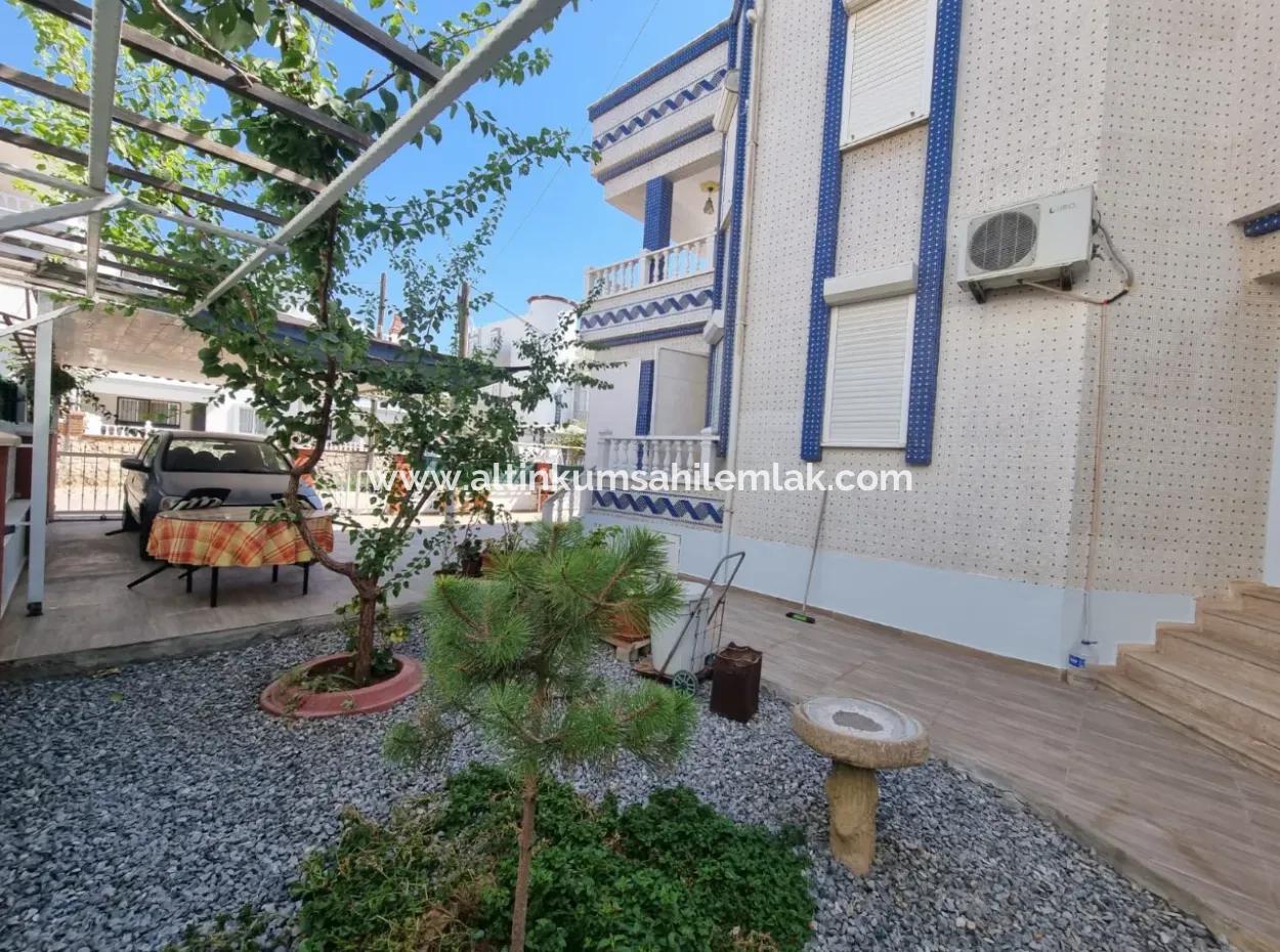 5 Bedroom Detached Villa With Pool For Sale In Altinkum Çamlık Neighborhood