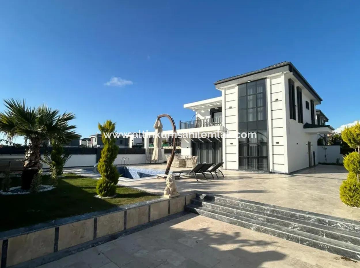 Luxury  4 Bedroom Villa  In Didim Efeler